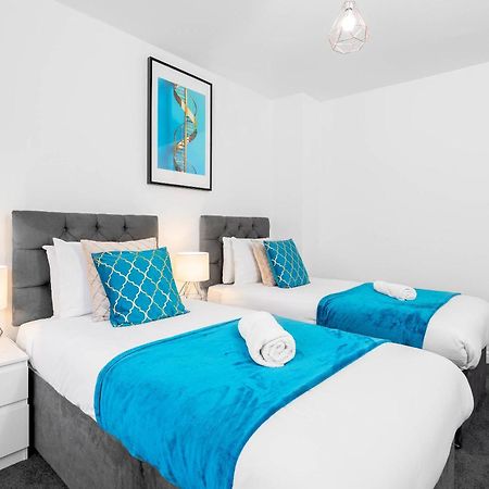 4 Bedroom House - Accommodates 7 - Garden - Parking - Netflix - Wifi - 559T Birmingham Dış mekan fotoğraf