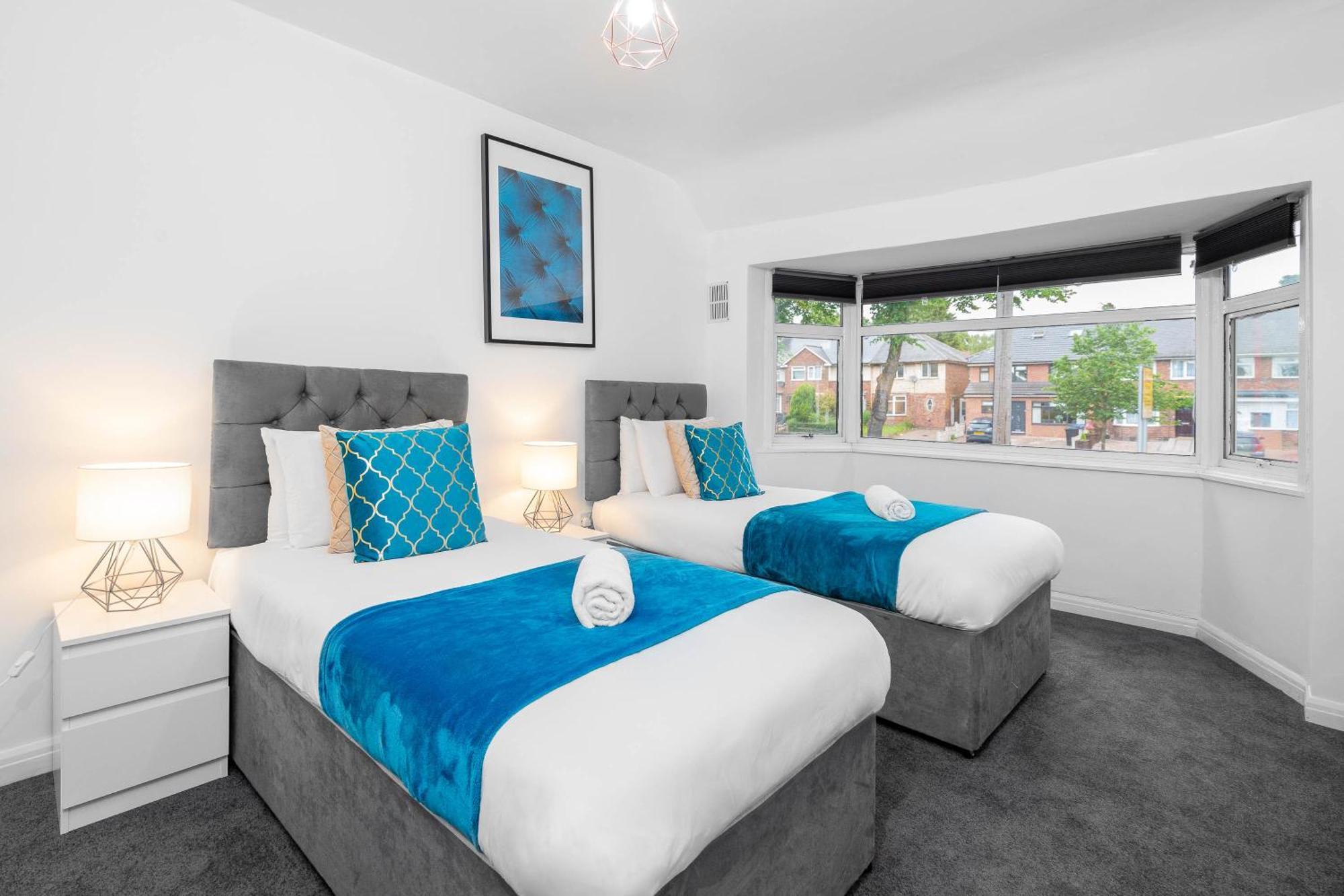 4 Bedroom House - Accommodates 7 - Garden - Parking - Netflix - Wifi - 559T Birmingham Dış mekan fotoğraf