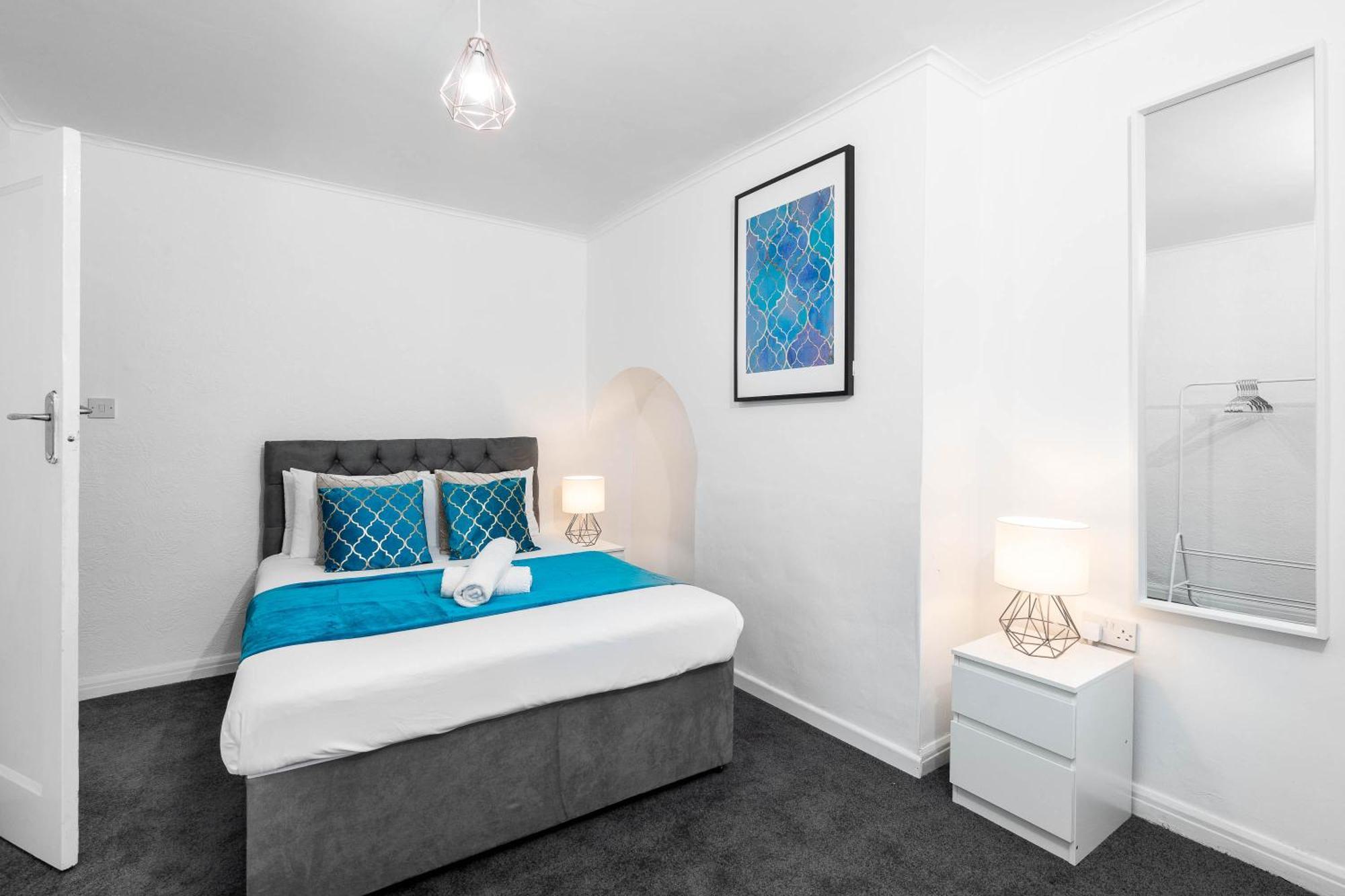 4 Bedroom House - Accommodates 7 - Garden - Parking - Netflix - Wifi - 559T Birmingham Dış mekan fotoğraf